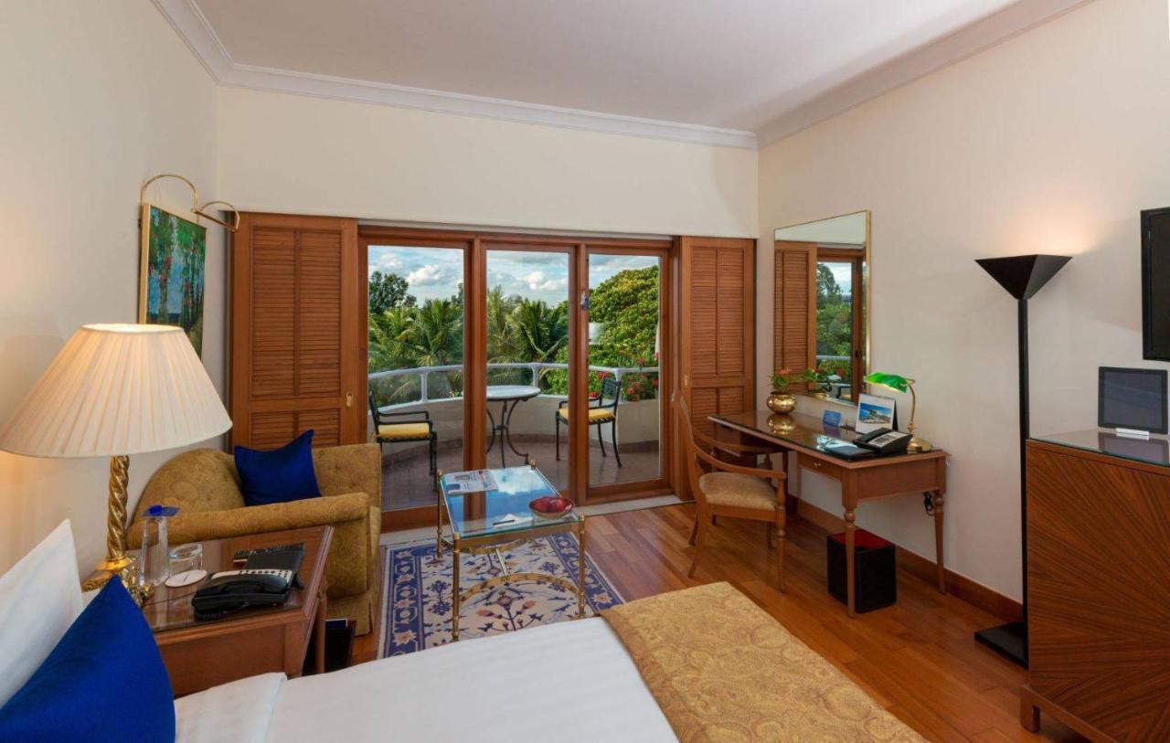 The Oberoi Bengaluru Hotel Bagian luar foto A room at the Taj Bengal