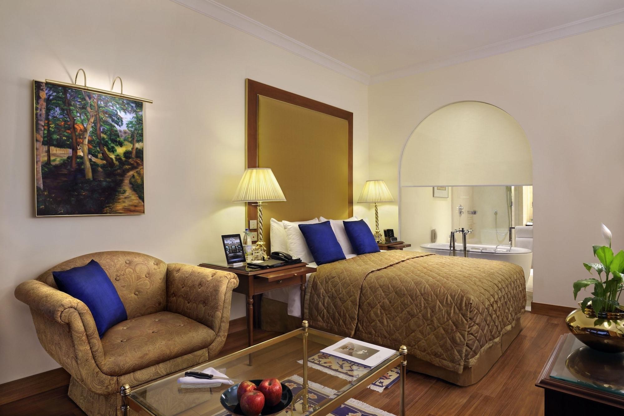 The Oberoi Bengaluru Hotel Bagian luar foto A room at the Imperial