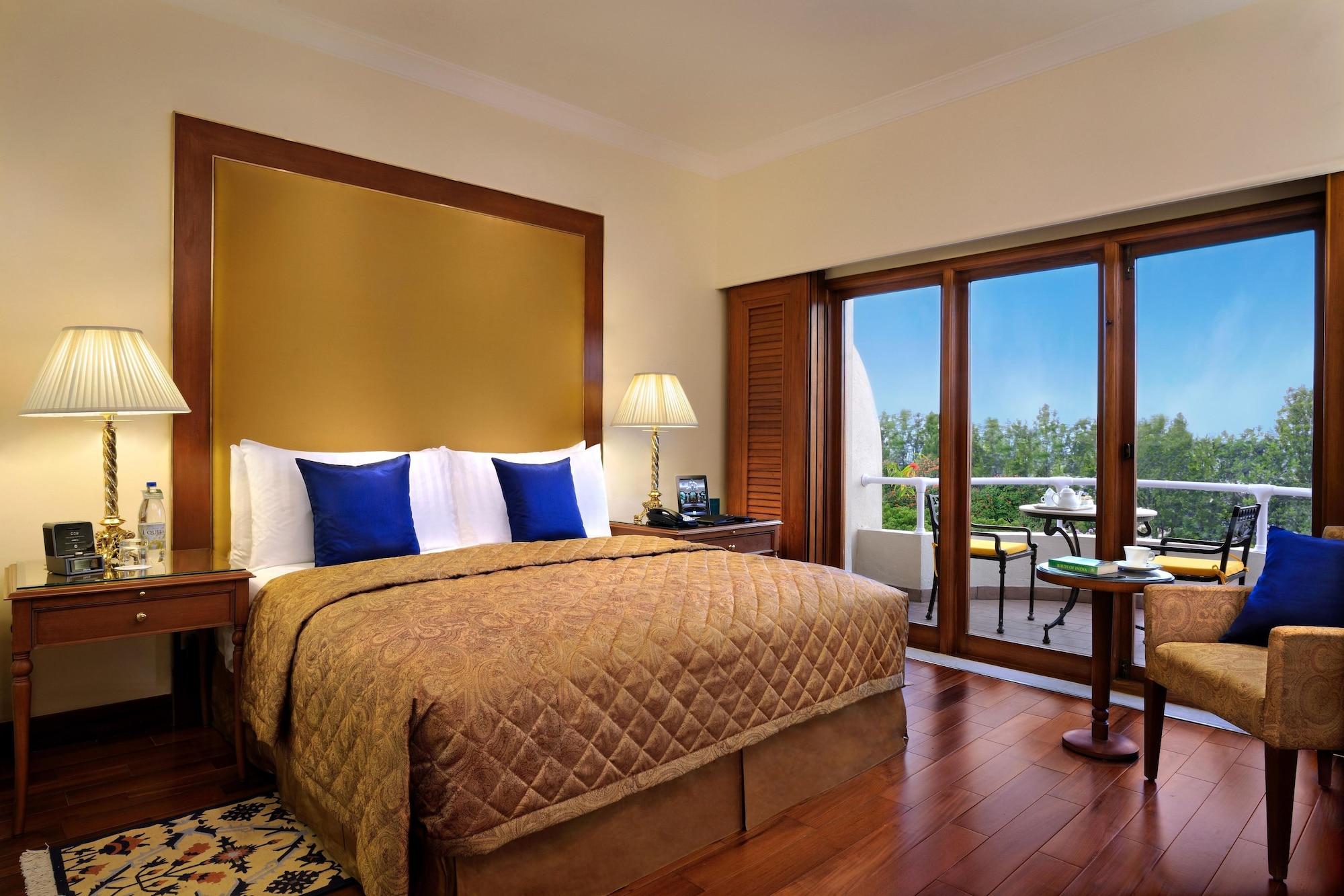 The Oberoi Bengaluru Hotel Bagian luar foto A room at the Taj Bengal